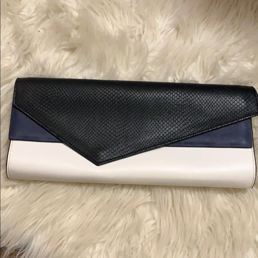 BCBG MAX AZRIA CLUTCH